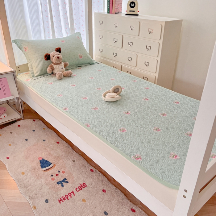 91家纺网 家纺一手货源 找家纺 暖居2025新款学生季三件套棉加绒床盖双面被套学生宿舍专用 绿色藤蔓