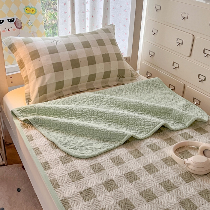 91家纺网 家纺一手货源 找家纺 暖居2025新款学生季三件套棉加绒床盖双面被套学生宿舍专用 洛丽塔