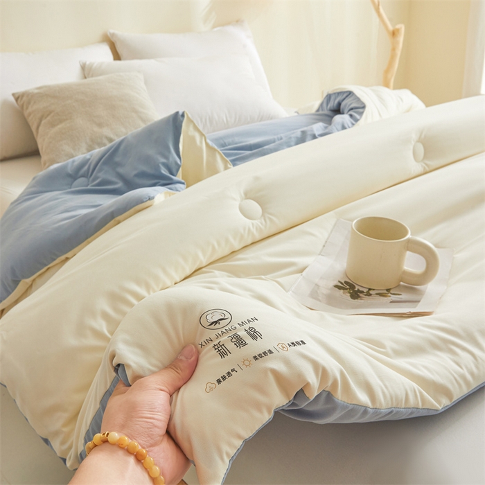 91家纺网 家纺一手货源 找家纺 爱屋及屋 2025新款撞色棉花被系列被子被芯 蓝灰拼白