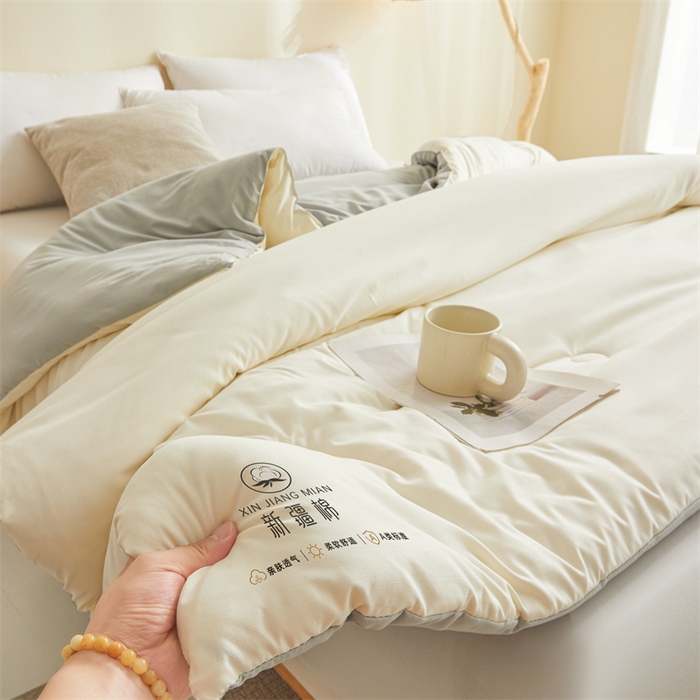 91家纺网 家纺一手货源 找家纺 爱屋及屋 2025新款撞色棉花被系列被子被芯 浅灰拼白