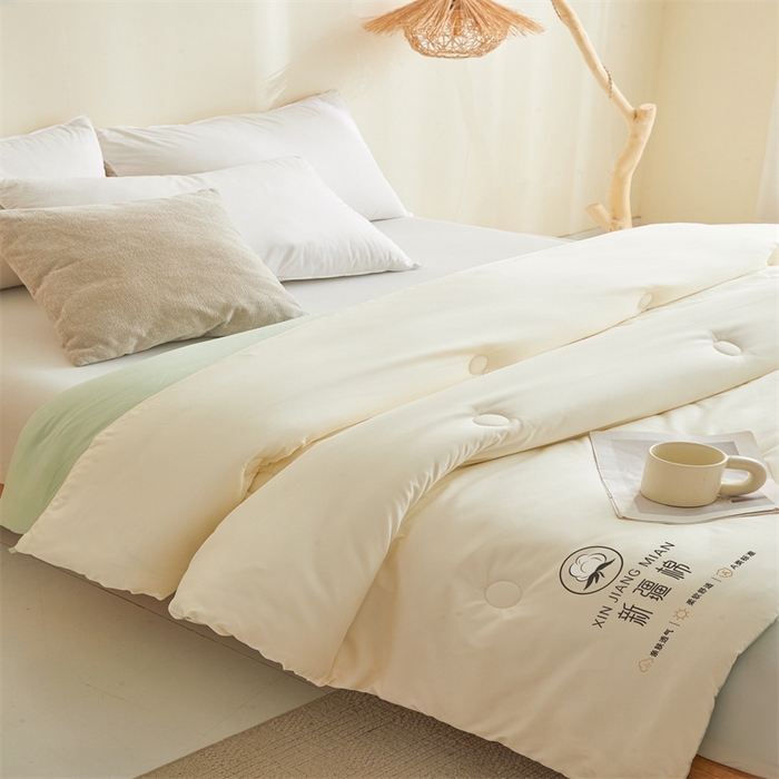 91家纺网 家纺一手货源 找家纺 爱屋及屋 2025新款撞色棉花被系列被子被芯 果绿拼白