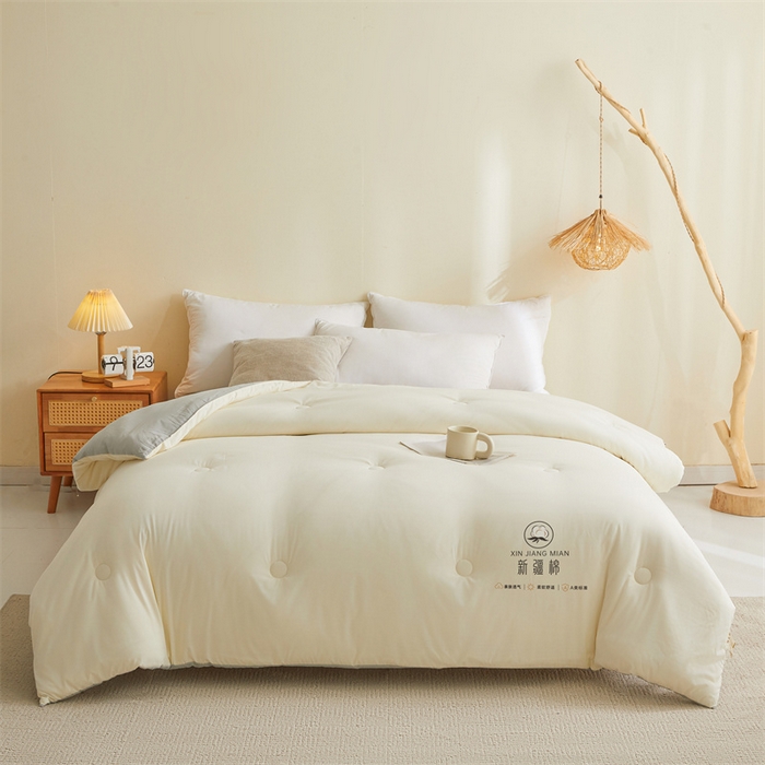 91家纺网 家纺一手货源 找家纺 爱屋及屋 2025新款撞色棉花被系列被子被芯 浅灰拼白