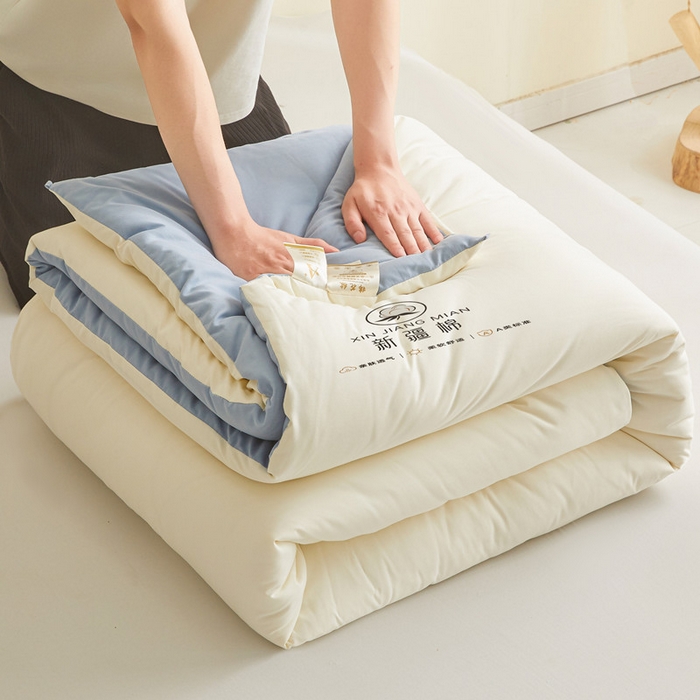 91家纺网 家纺一手货源 找家纺 爱屋及屋 2025新款撞色棉花被系列被子被芯 蓝灰拼白