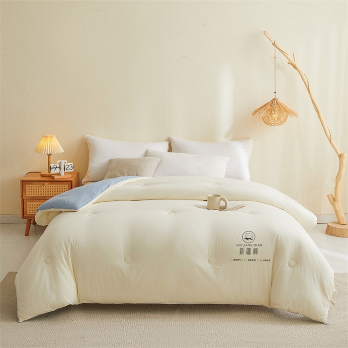 91家纺网 家纺一手货源 找家纺 爱屋及屋 2025新款撞色棉花被系列被子被芯 蓝灰拼白