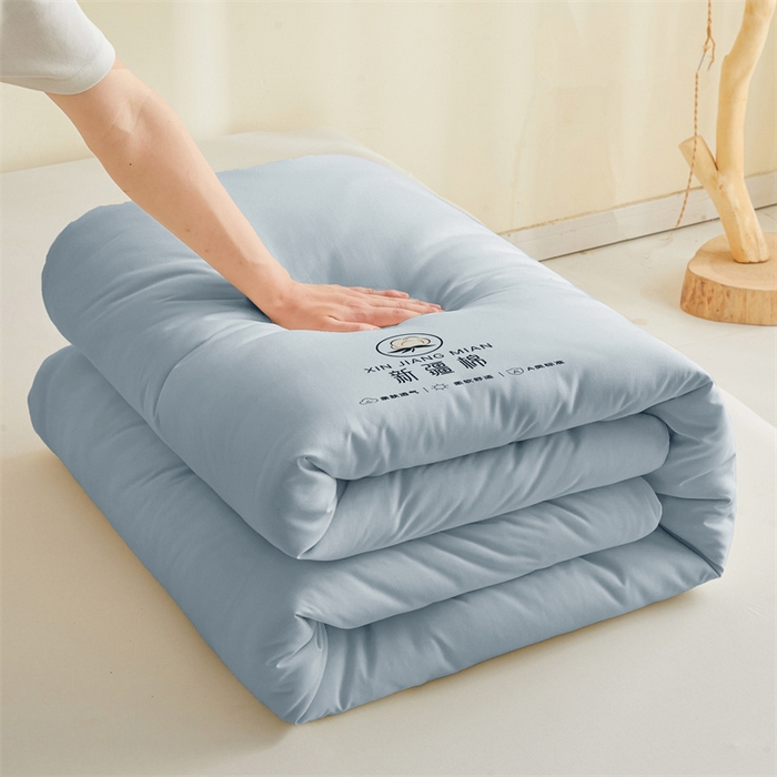 91家纺网 家纺一手货源 找家纺 爱屋及屋 2025新款撞色棉花被系列被子被芯 蓝灰拼白