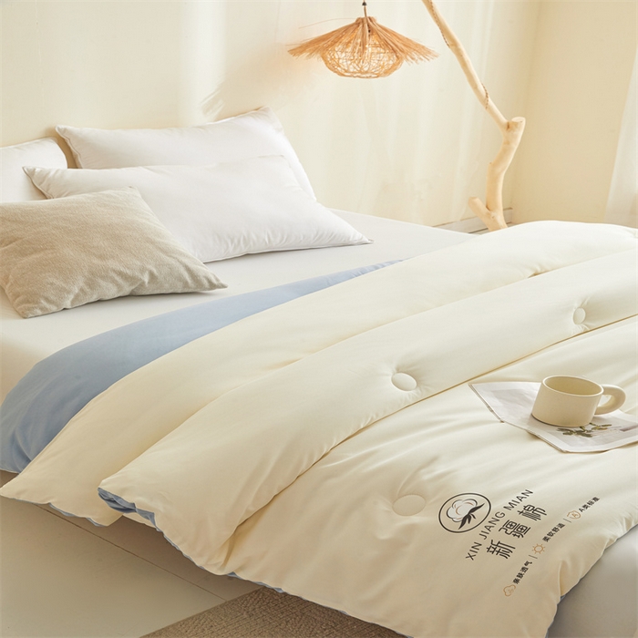 91家纺网 家纺一手货源 找家纺 爱屋及屋 2025新款撞色棉花被系列被子被芯 蓝灰拼白