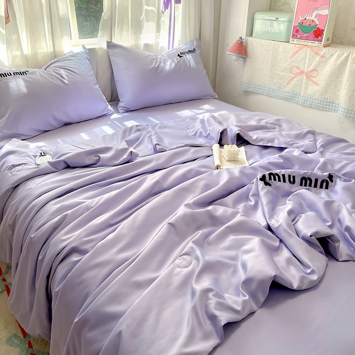 91家纺网 家纺一手货源 找家纺 花伞家居 2025新款刺绣高级感水洗真丝夏被四件套含买家秀 字母蝴蝶-星黛紫