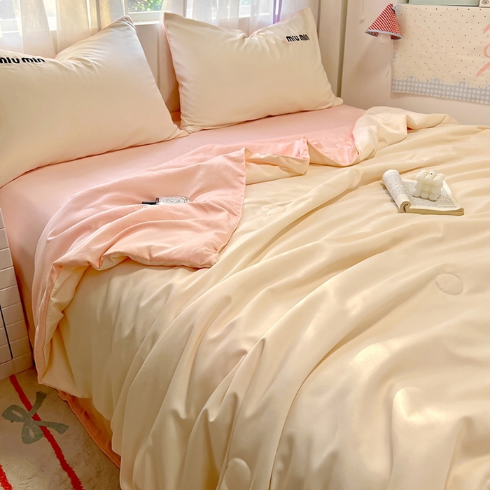 91家纺网 家纺一手货源 找家纺 花伞家居 2025新款刺绣高级感水洗真丝夏被四件套含买家秀 字母蝴蝶-小米黄