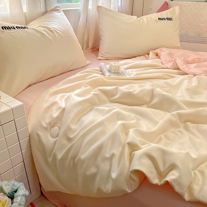 91家纺网 家纺一手货源 找家纺 花伞家居 2025新款刺绣高级感水洗真丝夏被四件套含买家秀 字母蝴蝶-小米黄