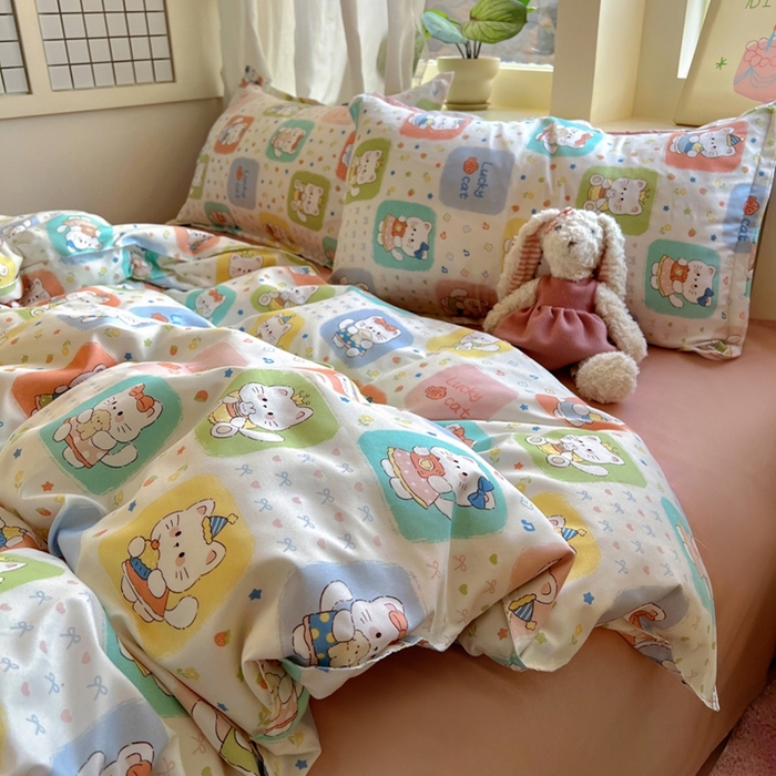 91家纺网 家纺一手货源 找家纺 宏源家纺 2025新款芦荟棉印花亲肤四件套 小猫日记