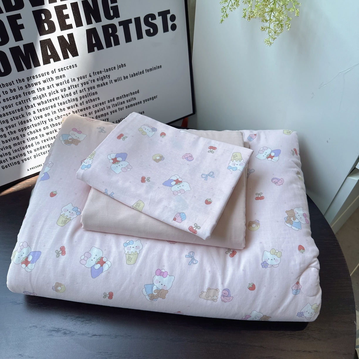 91家纺网 家纺一手货源 找家纺 麦伦家居 2025春夏新款冰纱夏被夏凉被空调被系列二 樱桃小猫咪