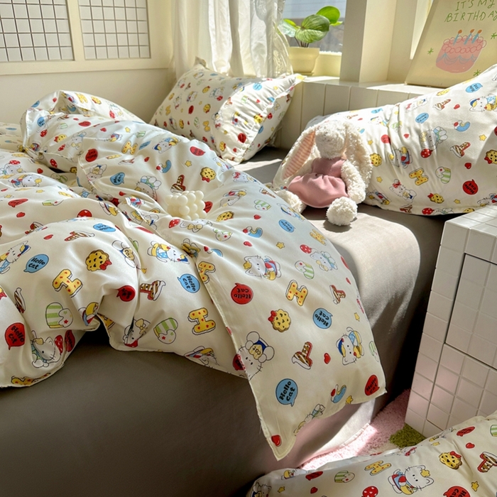 91家纺网 家纺一手货源 找家纺 宏源家纺 2025新款芦荟棉印花亲肤四件套 萌萌猫灰