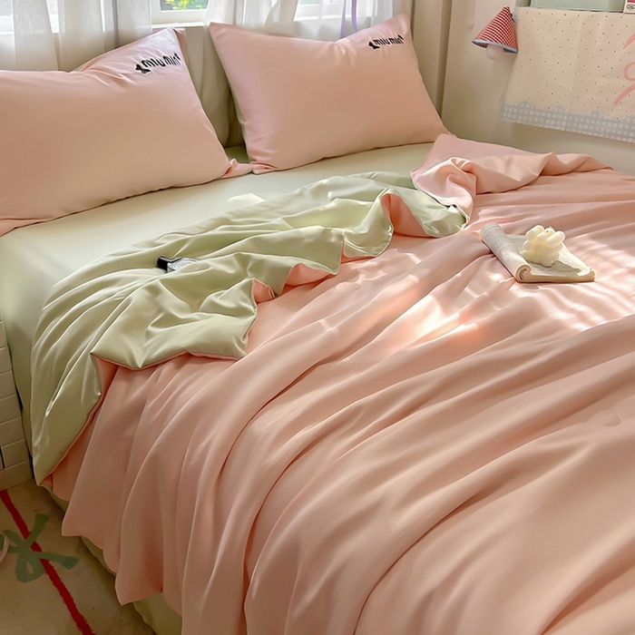 91家纺网 家纺一手货源 找家纺 花伞家居 2025新款刺绣高级感水洗真丝夏被四件套含买家秀 字母蝴蝶-浅玉+豆绿