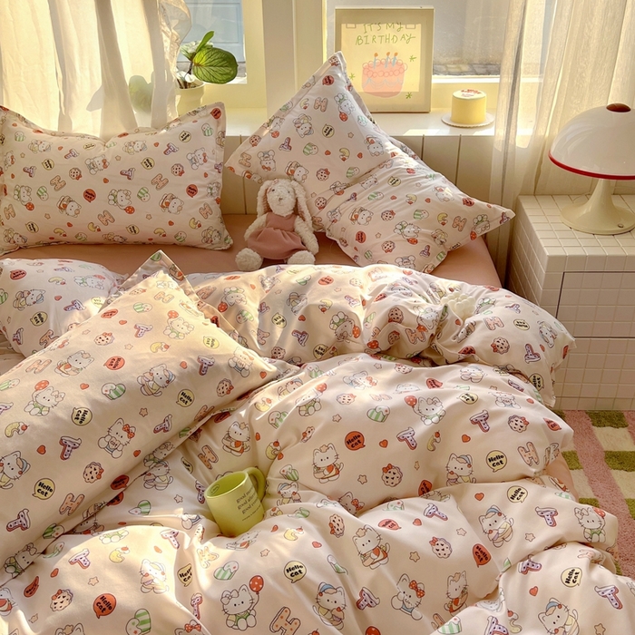 91家纺网 家纺一手货源 找家纺 宏源家纺 2025新款芦荟棉印花亲肤四件套 萌萌猫粉