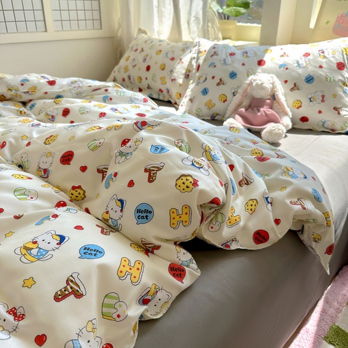 91家纺网 家纺一手货源 找家纺 宏源家纺 2025新款芦荟棉印花亲肤四件套 萌萌猫灰