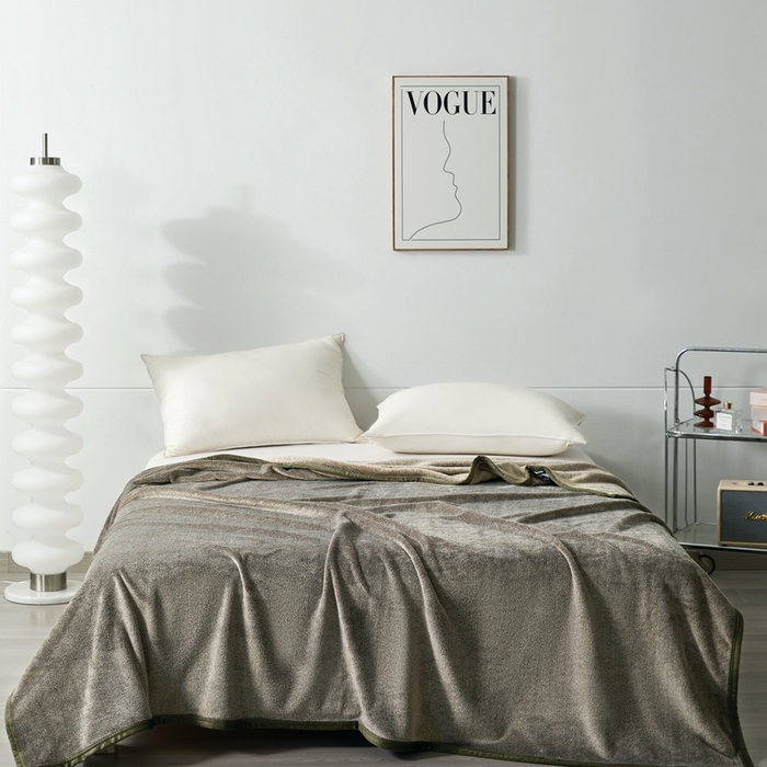 91家纺网 家纺一手货源 找家纺 馨米莱家纺 2025新款阳离子提花毯 草绿色