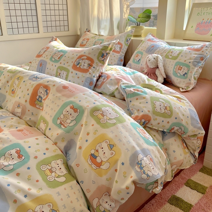 91家纺网 家纺一手货源 找家纺 宏源家纺 2025新款芦荟棉印花亲肤四件套 小猫日记