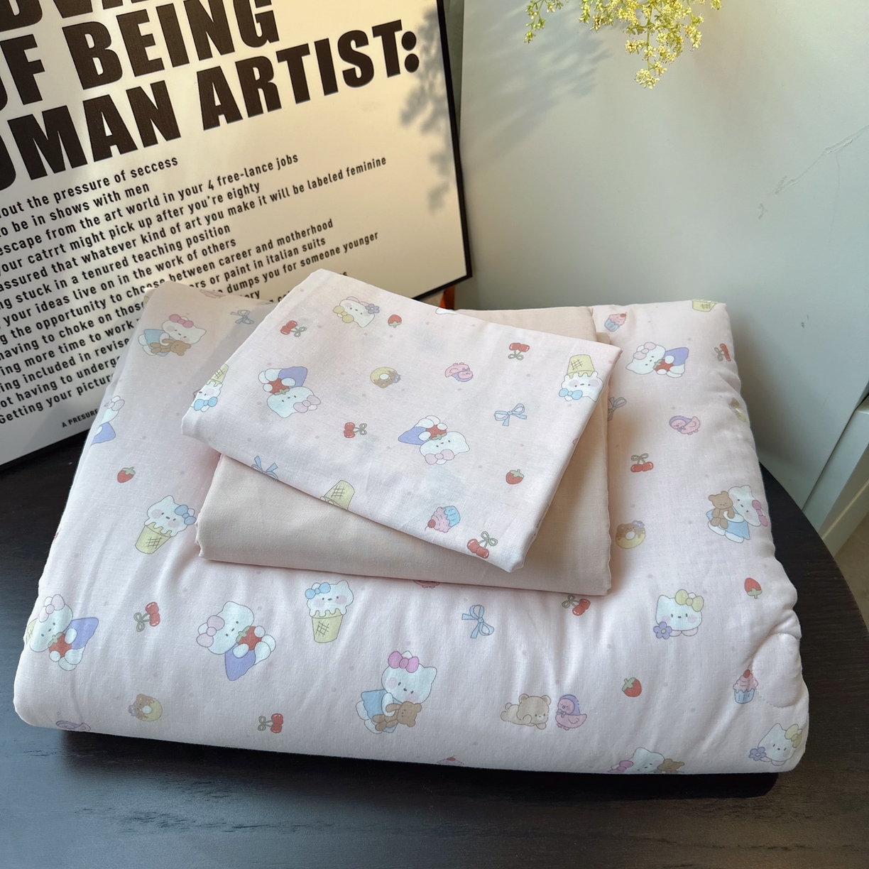 91家纺网 家纺一手货源 找家纺 麦伦家居 2025春夏新款冰纱夏被夏凉被空调被系列二 樱桃小猫咪