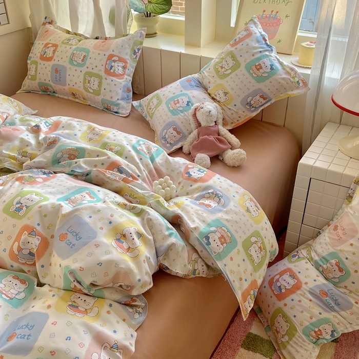 91家纺网 家纺一手货源 找家纺 宏源家纺 2025新款芦荟棉印花亲肤四件套 小猫日记