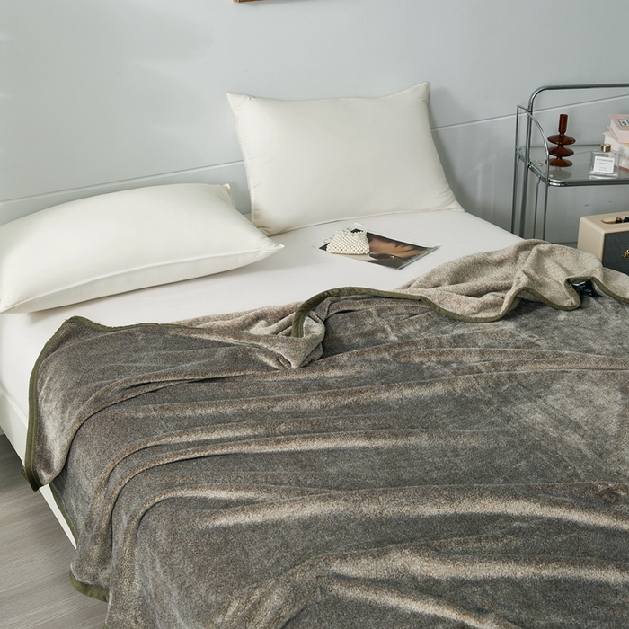 91家纺网 家纺一手货源 找家纺 馨米莱家纺 2025新款阳离子提花毯 草绿色