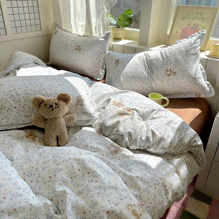 91家纺网 家纺一手货源 找家纺 宏源家纺 2025新款芦荟棉印花亲肤四件套 熊仔仔