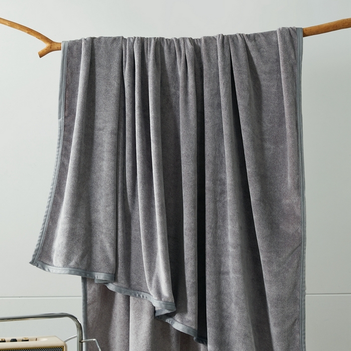 91家纺网 家纺一手货源 找家纺 馨米莱家纺 2025新款阳离子提花毯 浅灰色