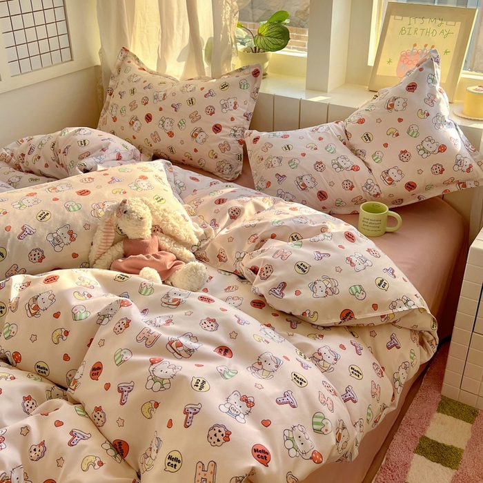 91家纺网 家纺一手货源 找家纺 宏源家纺 2025新款芦荟棉印花亲肤四件套 萌萌猫粉