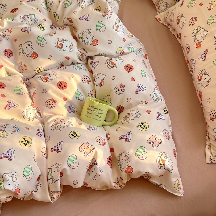 91家纺网 家纺一手货源 找家纺 宏源家纺 2025新款芦荟棉印花亲肤四件套 萌萌猫粉