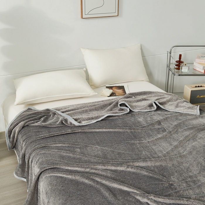 91家纺网 家纺一手货源 找家纺 馨米莱家纺 2025新款阳离子提花毯 深灰色