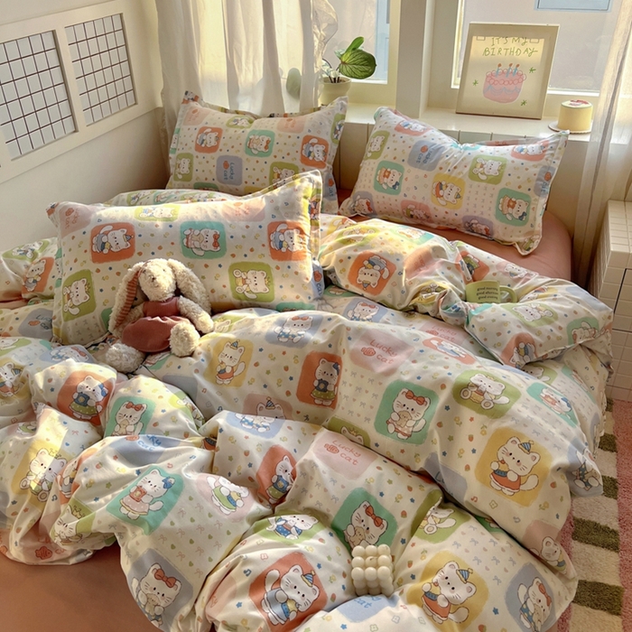 91家纺网 家纺一手货源 找家纺 宏源家纺 2025新款芦荟棉印花亲肤四件套 小猫日记