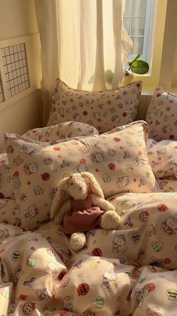 91家纺网 家纺一手货源 找家纺 宏源家纺 2025新款芦荟棉印花亲肤四件套 萌萌猫粉