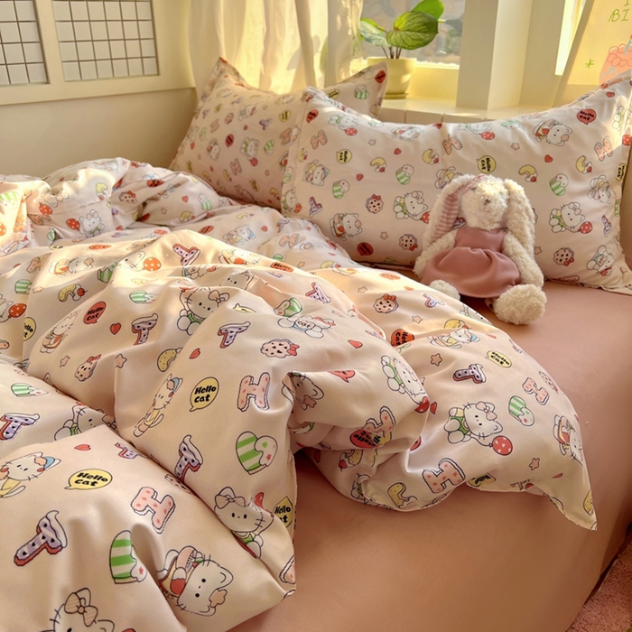 91家纺网 家纺一手货源 找家纺 宏源家纺 2025新款芦荟棉印花亲肤四件套 萌萌猫粉