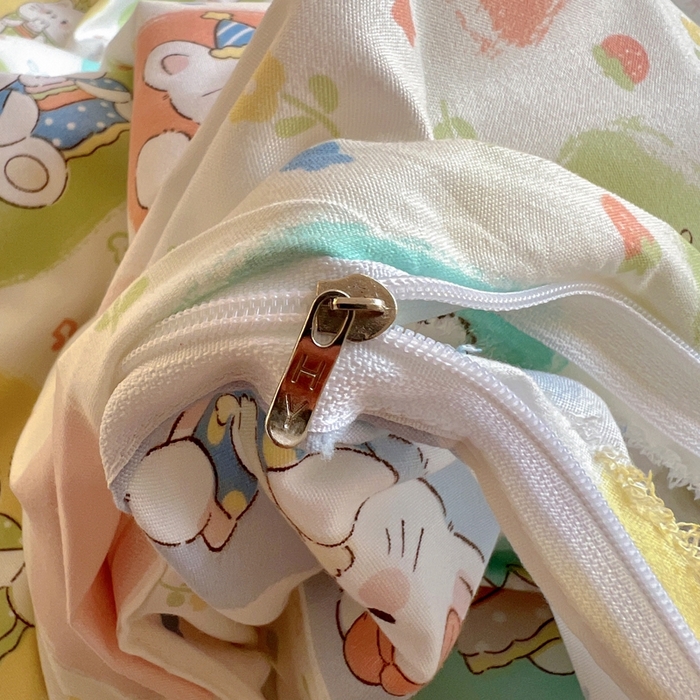 91家纺网 家纺一手货源 找家纺 宏源家纺 2025新款芦荟棉印花亲肤四件套 小猫日记