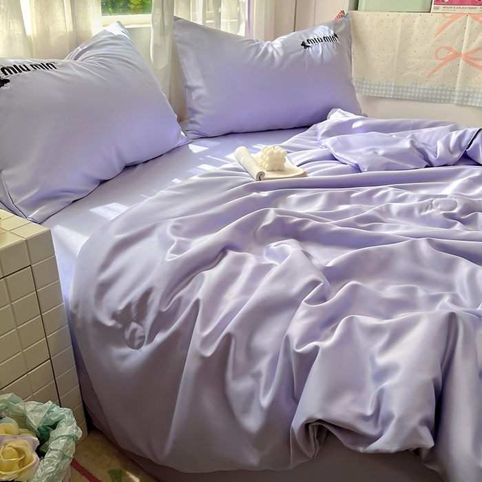 91家纺网 家纺一手货源 找家纺 花伞家居 2025新款刺绣高级感水洗真丝夏被四件套含买家秀 字母蝴蝶-星黛紫