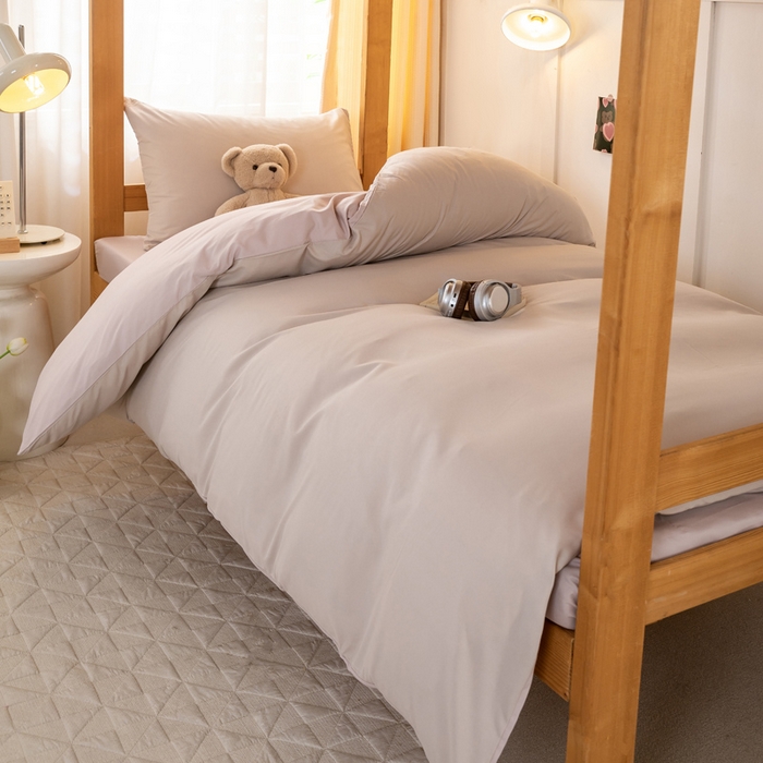 91家纺网 家纺一手货源 找家纺 芷凡家纺 2024新款水洗磨毛纯色双拼学生三件套四件套 杏色+玫瑰金