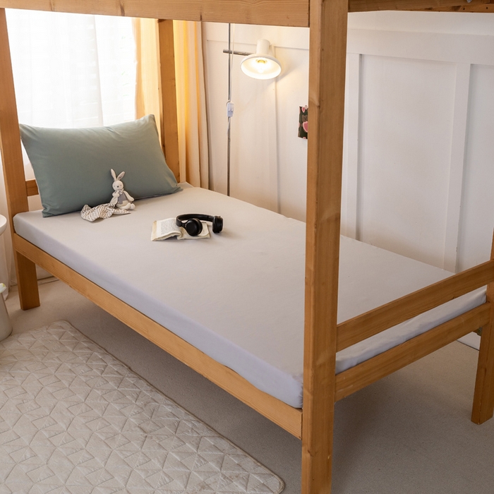 91家纺网 家纺一手货源 找家纺 芷凡家纺 2024新款水洗磨毛纯色双拼学生三件套四件套 抹茶+卡其