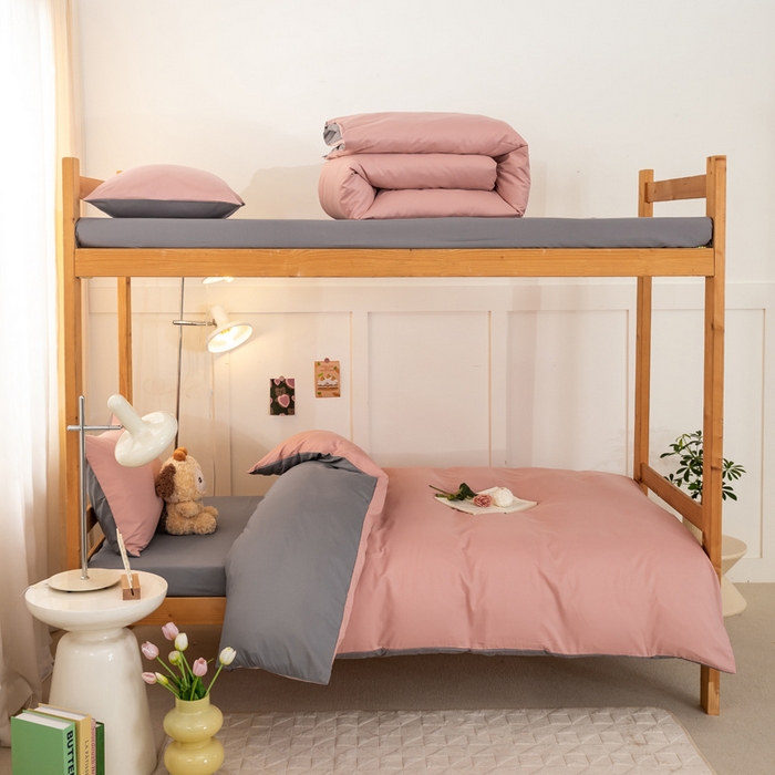 91家纺网 家纺一手货源 找家纺 芷凡家纺 2024新款水洗磨毛纯色双拼学生三件套四件套 红豆沙+中灰