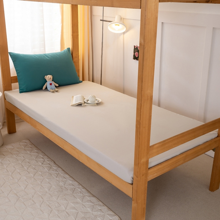 91家纺网 家纺一手货源 找家纺 芷凡家纺 2024新款水洗磨毛纯色双拼学生三件套四件套 时尚绿+杏色