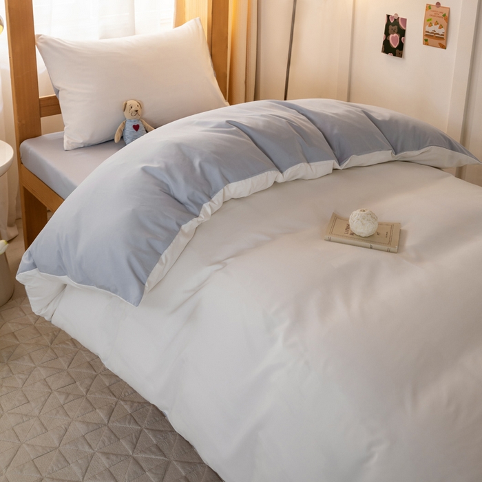 91家纺网 家纺一手货源 找家纺 芷凡家纺 2024新款水洗磨毛纯色双拼学生三件套四件套 普白+银灰