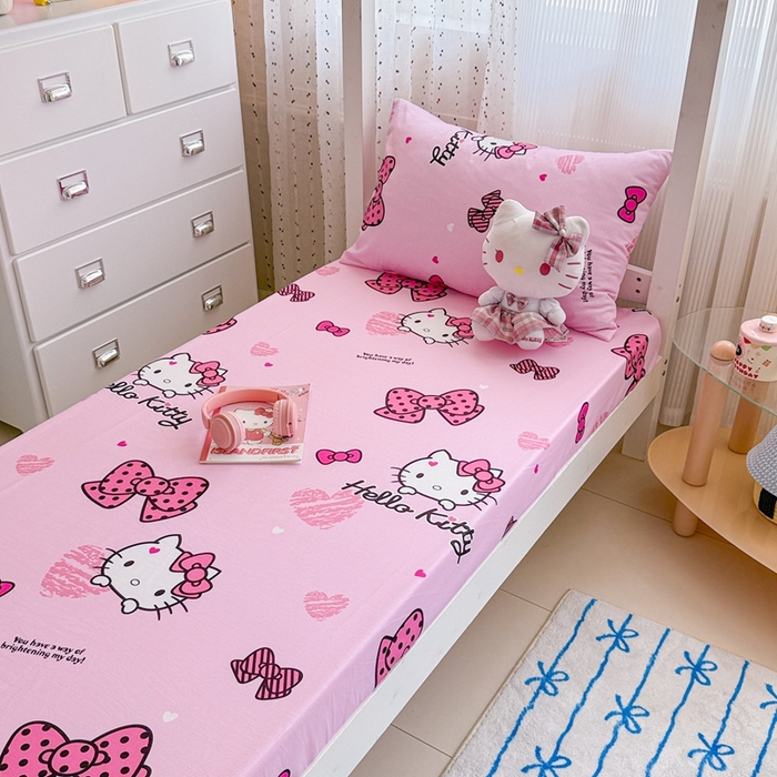 91家纺网 家纺一手货源 找家纺 沐辰 2025新款全棉纯棉三丽鸥学生季系列三四件套 粉红凯蒂猫