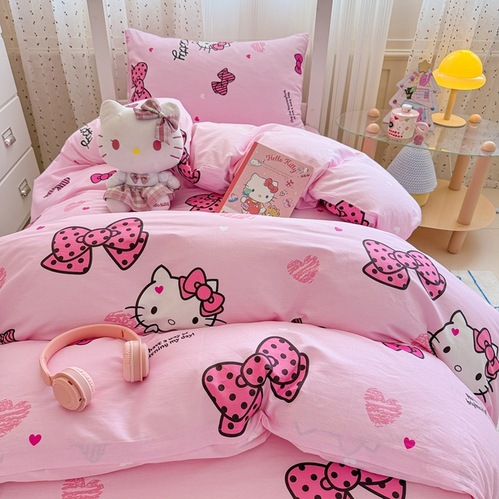 91家纺网 家纺一手货源 找家纺 沐辰 2025新款全棉纯棉三丽鸥学生季系列三四件套 粉红凯蒂猫