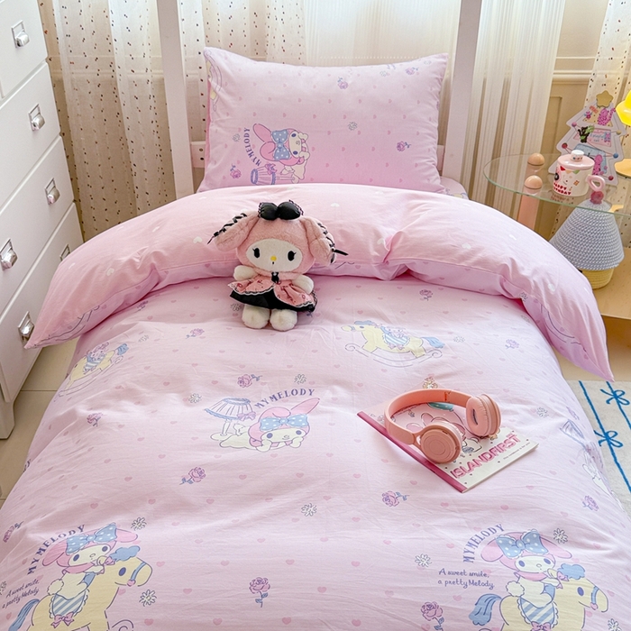 91家纺网 家纺一手货源 找家纺 沐辰 2025新款全棉纯棉三丽鸥学生季系列三四件套 开心美乐蒂