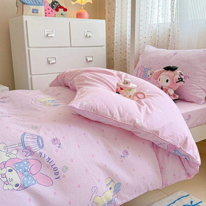 91家纺网 家纺一手货源 找家纺 沐辰 2025新款全棉纯棉三丽鸥学生季系列三四件套 开心美乐蒂