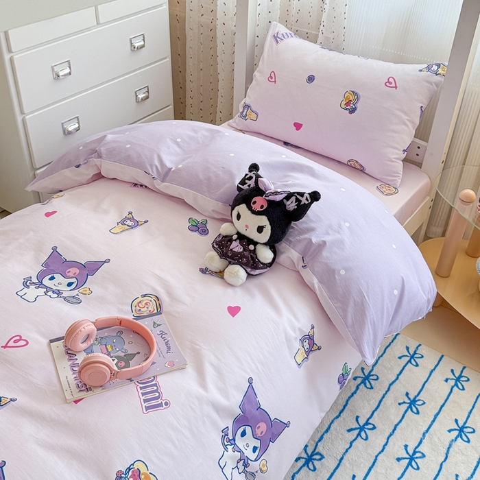 91家纺网 家纺一手货源 找家纺 沐辰 2025新款全棉纯棉三丽鸥学生季系列三四件套 葡萄库洛米