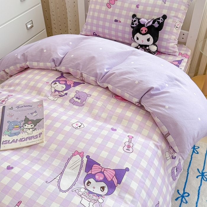 91家纺网 家纺一手货源 找家纺 沐辰 2025新款全棉纯棉三丽鸥学生季系列三四件套 紫格库洛米