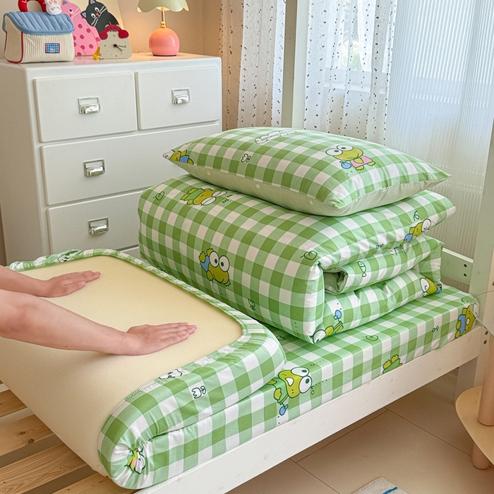 91家纺网 家纺一手货源 找家纺 沐辰 2025新款全棉纯棉三丽鸥学生季系列单床笠单品床笠单件床笠 绿格蛙蛙