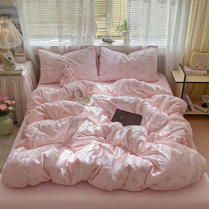 91家纺网 家纺一手货源 找家纺 （总）罗亿家纺 2025新款云感双层纱全棉纯棉镂空花边四件套