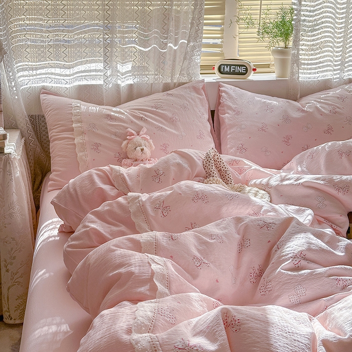 91家纺网 家纺一手货源 找家纺 罗亿家纺 2025新款云感双层纱全棉纯棉镂空花边四件套 梦境-心愿