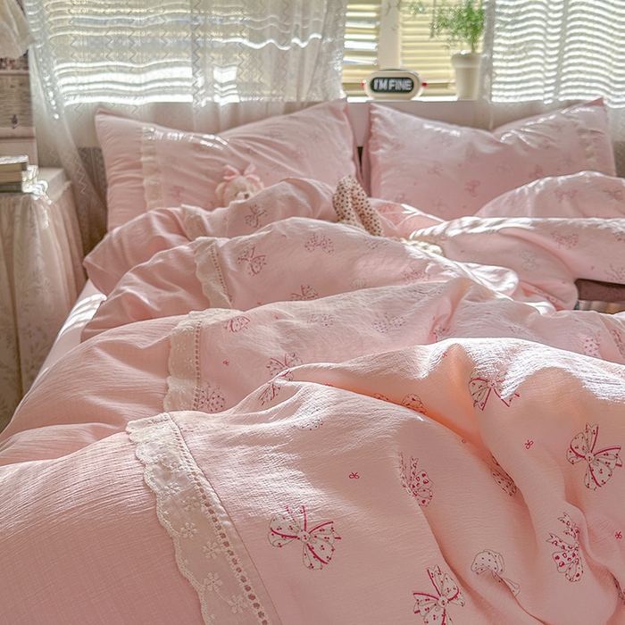 91家纺网 家纺一手货源 找家纺 罗亿家纺 2025新款云感双层纱全棉纯棉镂空花边四件套 梦境-心愿