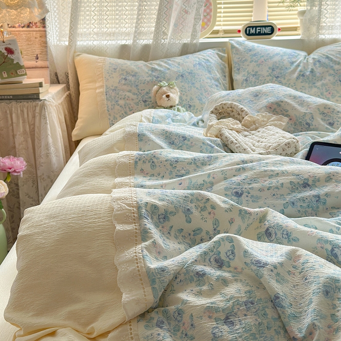 91家纺网 家纺一手货源 找家纺 罗亿家纺 2025新款云感双层纱全棉纯棉镂空花边四件套 梦境-花信风